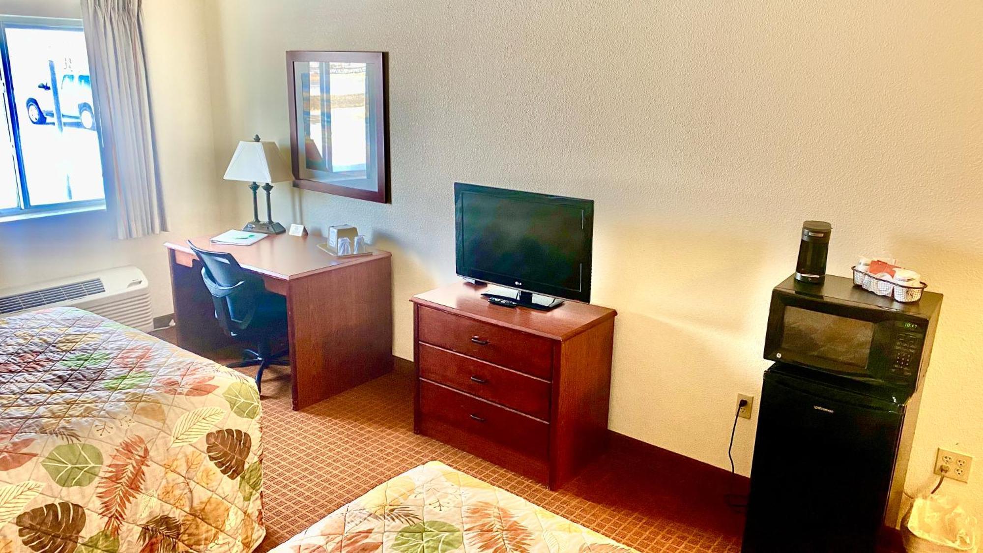Park View Inn & Suites Hoisington Near Great Bend ภายนอก รูปภาพ