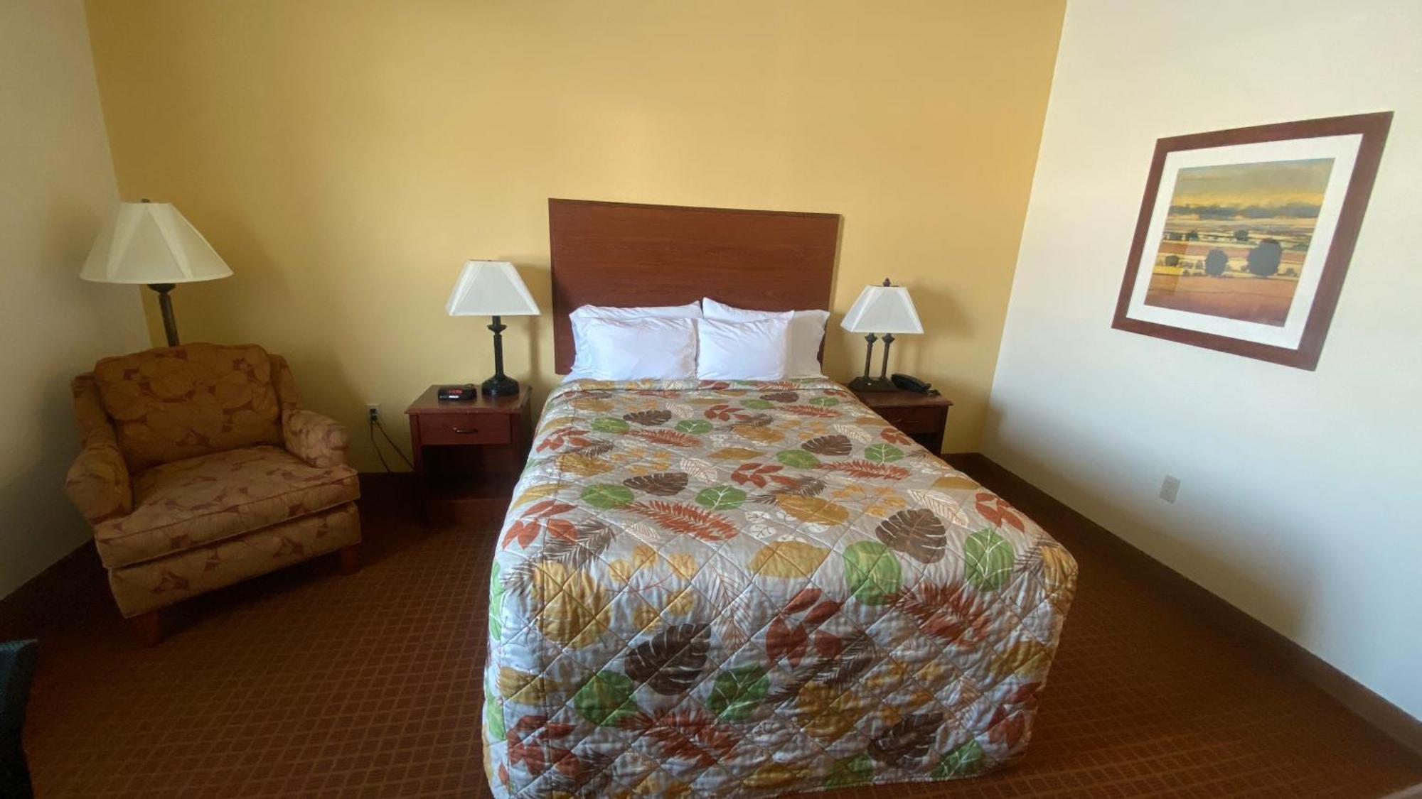 Park View Inn & Suites Hoisington Near Great Bend ภายนอก รูปภาพ