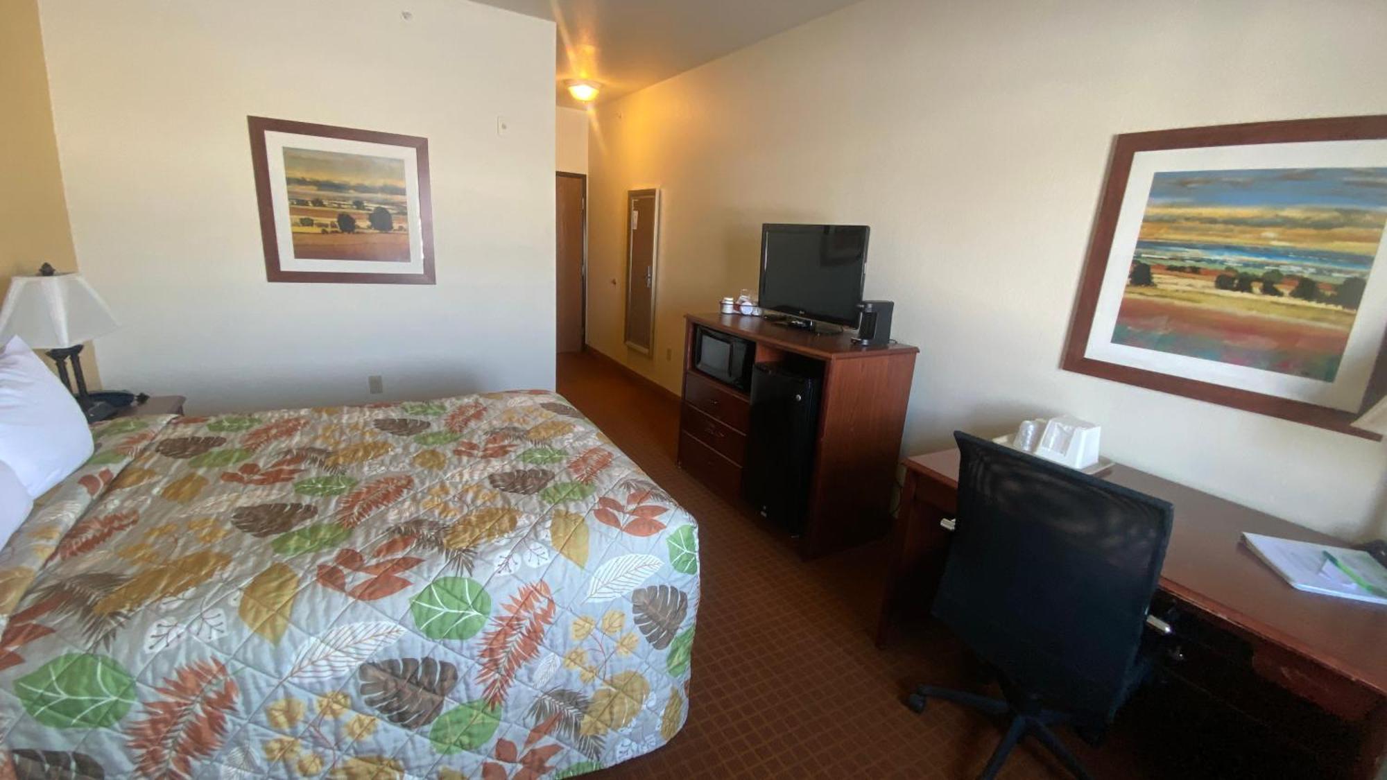 Park View Inn & Suites Hoisington Near Great Bend ภายนอก รูปภาพ