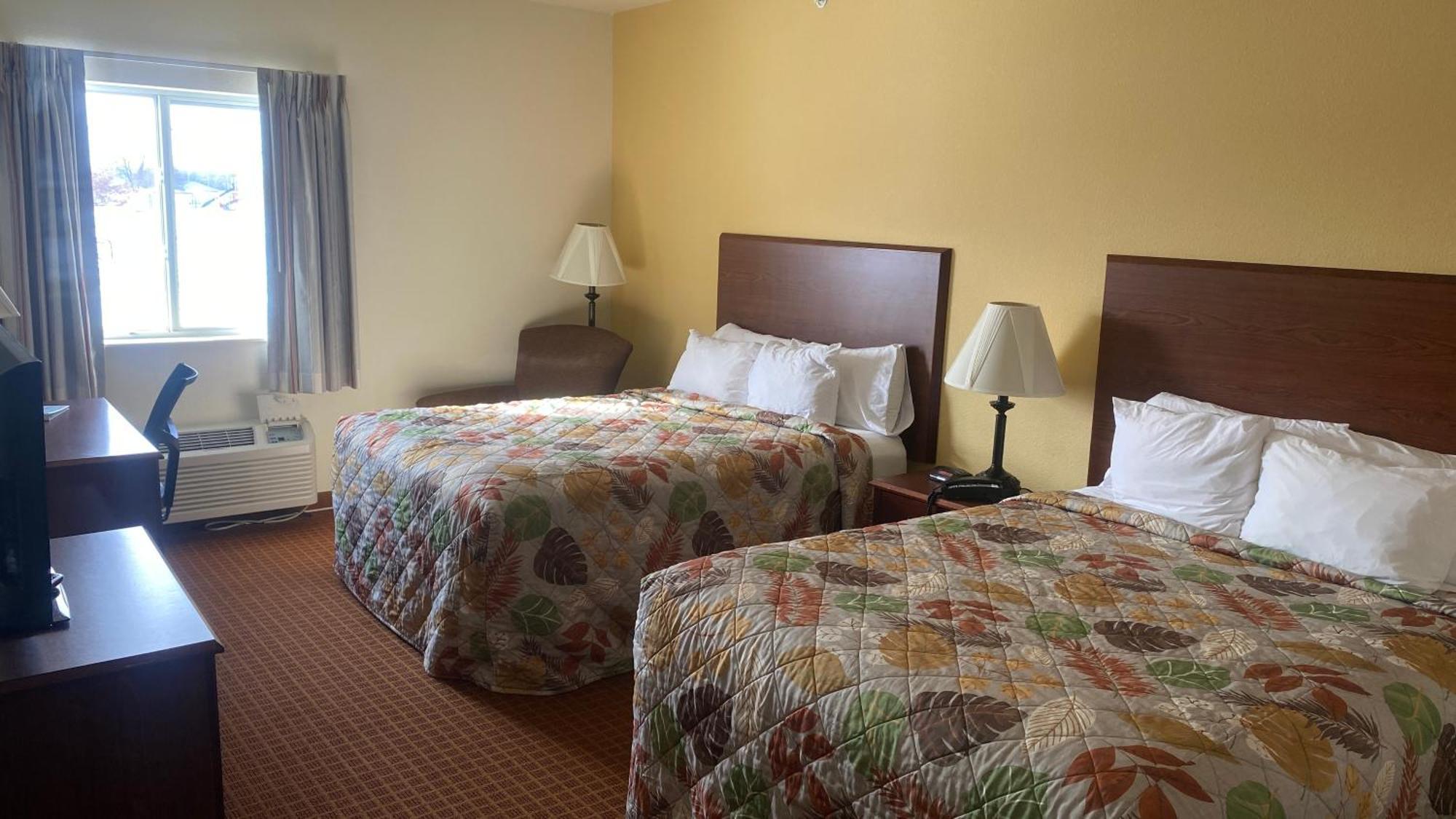 Park View Inn & Suites Hoisington Near Great Bend ภายนอก รูปภาพ